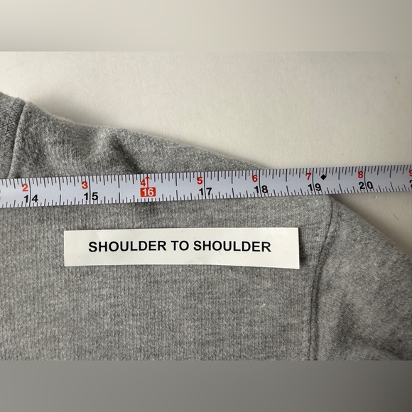 VTG Strawberry Shortcake Woman's Gray Crew Neck Sweatshirt  Size Medium Retro - Picture 7 of 9